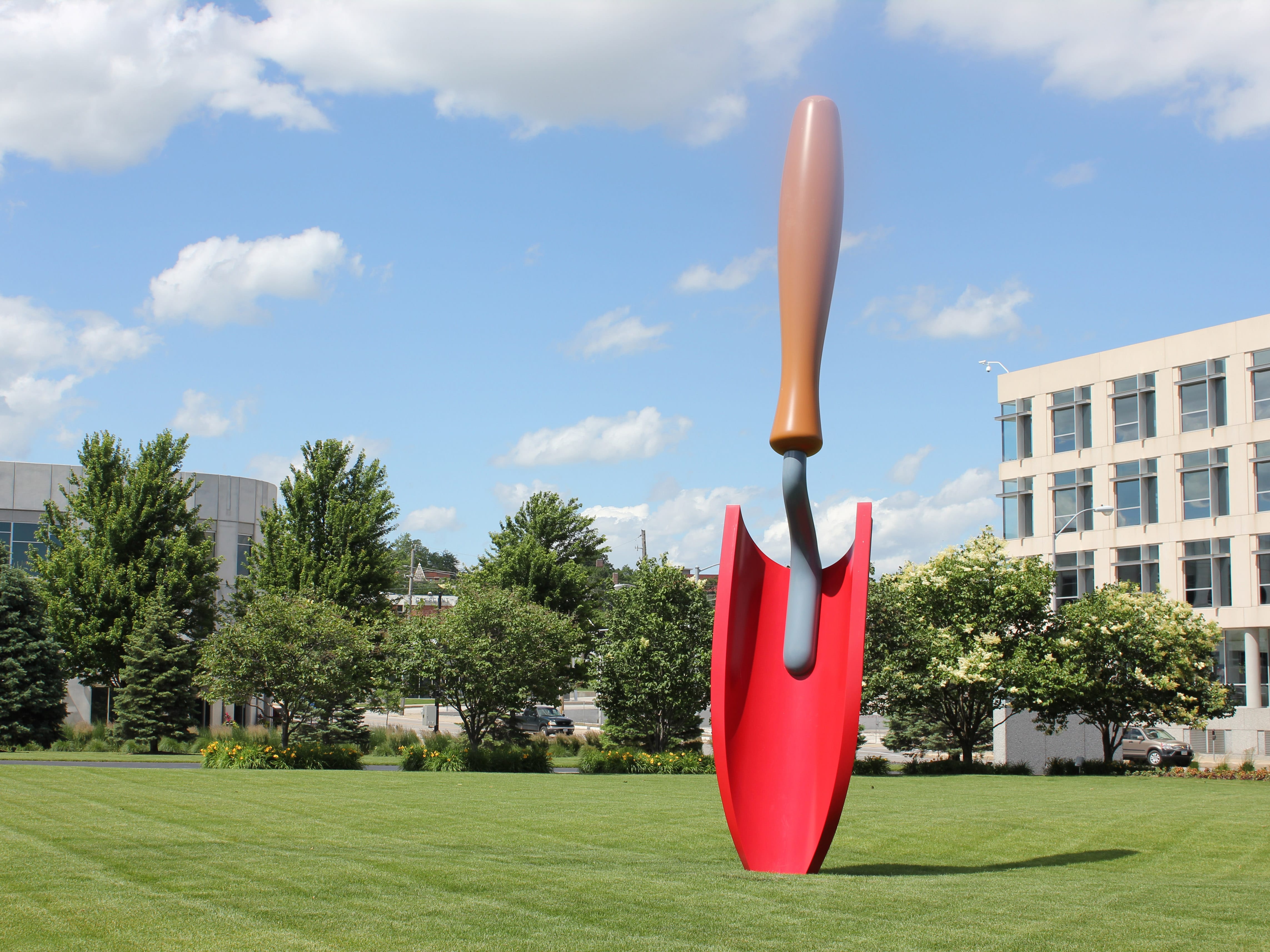 Claes deals oldenburg sculptures