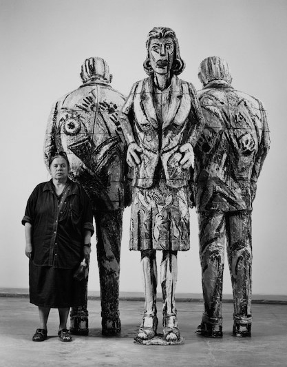 Viola Frey with her sculptures, photo by M. Lee