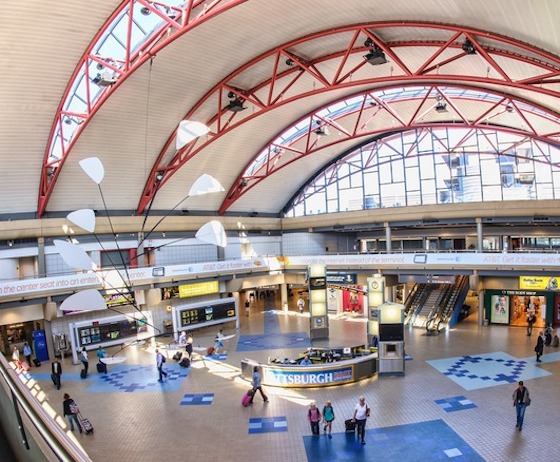 Highlights of the artwork at Pittsburgh International Airport (PIT) include Pittsburgh, a giant mobile by Pennsylvania-born artist Alexander Calder that floats over the airside central atrium, and an Andy Warhol exhibition. Included are prints, photos, memorabilia and wallpapers linked to the Pittsburgh-born artist, on loan from the city’s Andy Warhol Museum. 